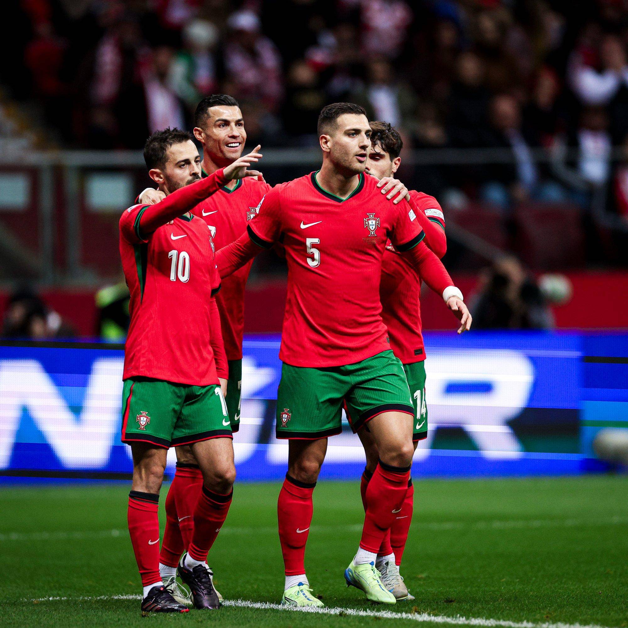 关于C罗迎来五赛季高光表现，澳大利亚队球迷沸腾！的信息