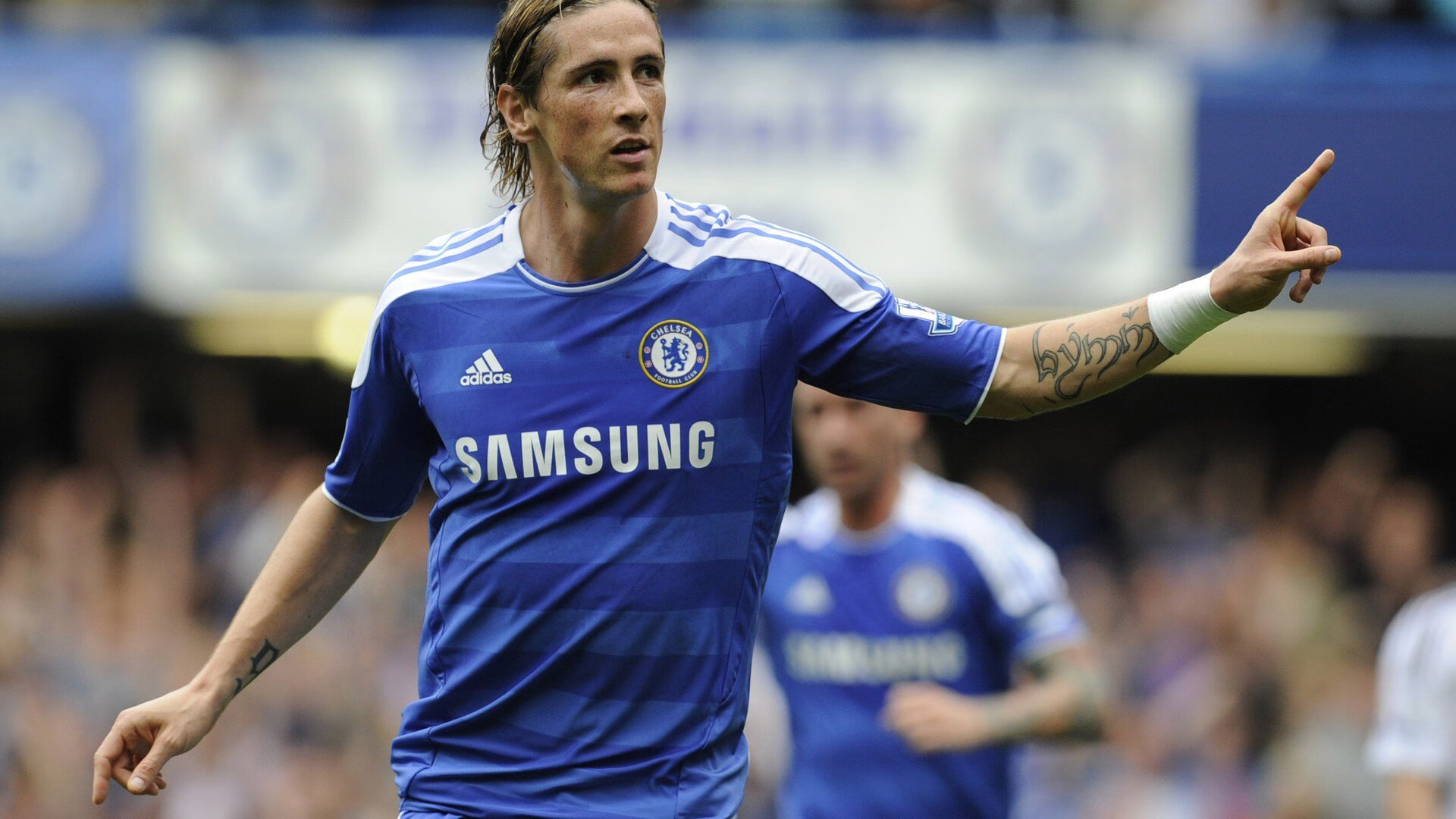 塞尔维亚队前途光明！浓眉哥新星出色防守表现突出赛场气氛高涨