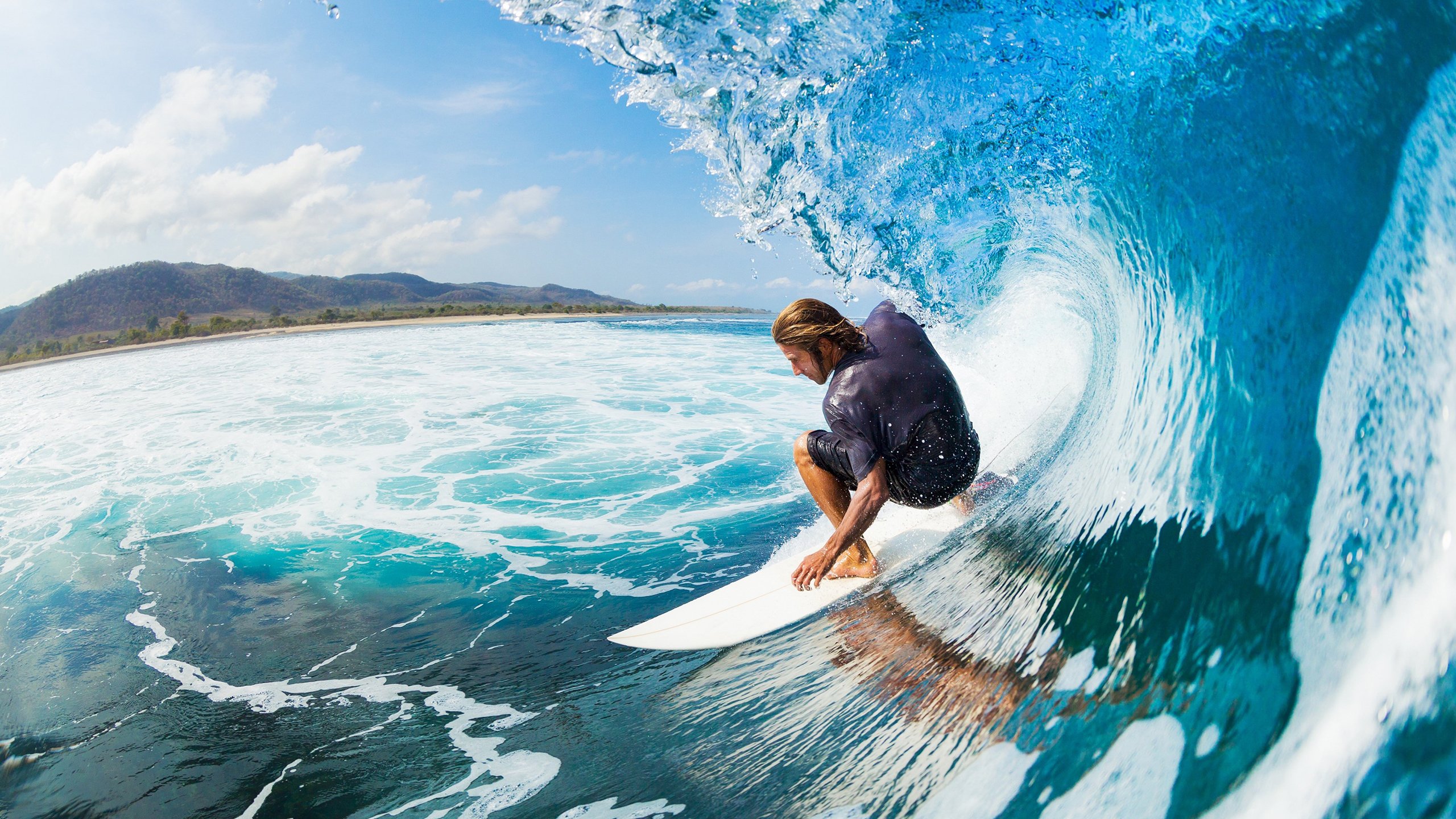 周琦赛后谦逊发言登热搜，广东男篮险胜北京国安引发热议
